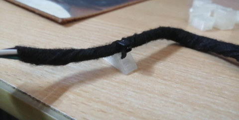Secondary image for: Ziptie anchor mount