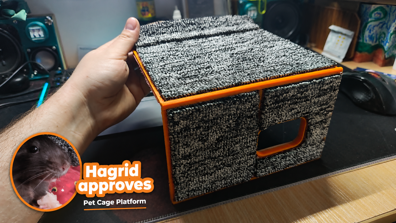 Pet cage platform